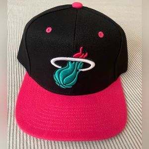 MIAMI VICE HEAT MITCHELL & NESS SNAPBACK